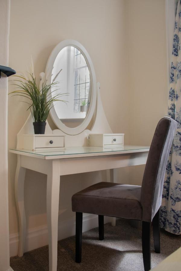 Rose & Crown Apartment *