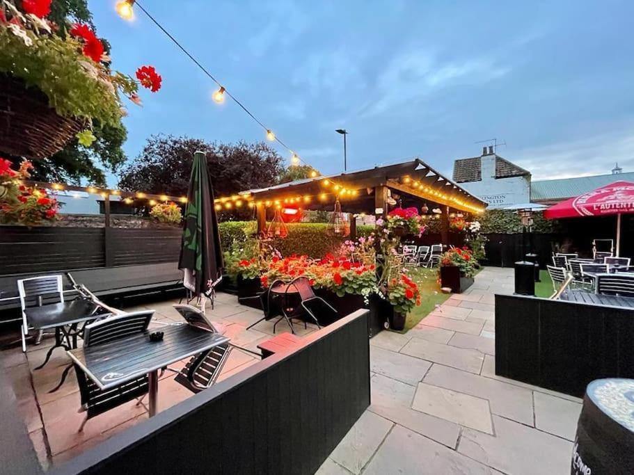Apartment Rose & Crown