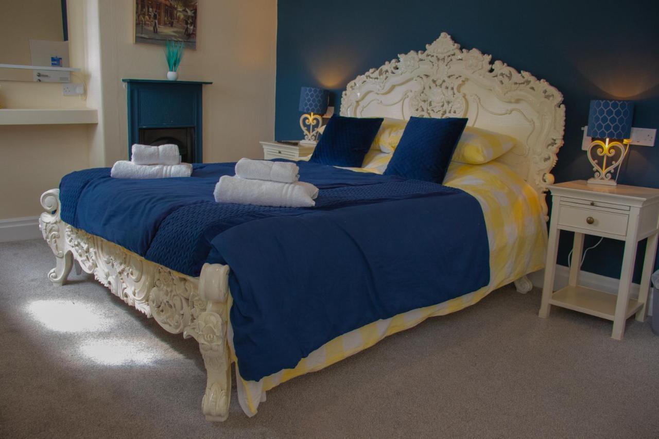 Rose & Crown Apartment *